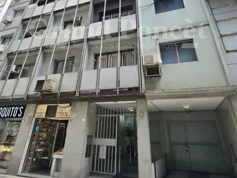 Venta Oficina con Recepción, Dos Despachos