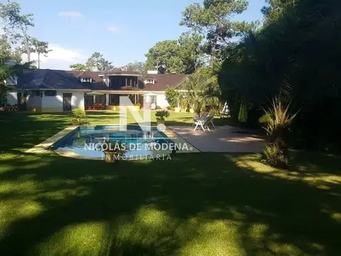 Hermosa mansion en zona Cantegril!