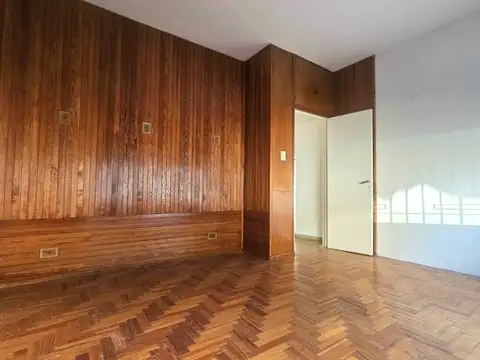 Casa en Alquiler con 1 cochera