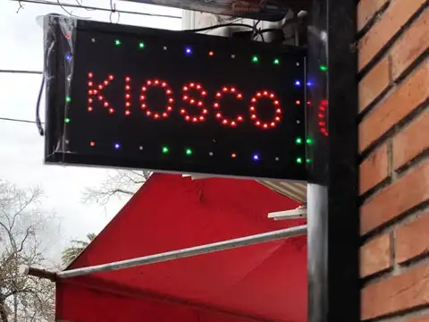 Importante fondo de comercio a la venta. Kiosco en esquina estratégica del barrio de Nuñez.