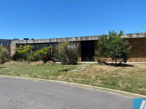 Buenos Aires Golf Country Club, Mayor Irusta 3777