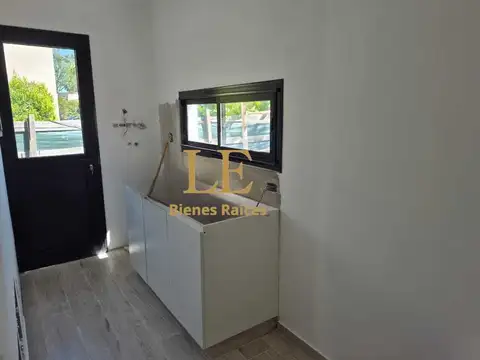 Casa 5 ambientes con 4 baños