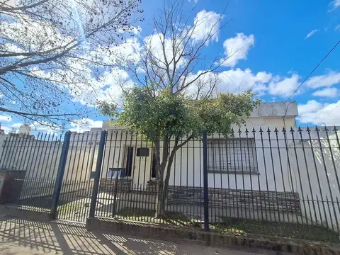 VENTA CASA 4 AMBIENTES HURLINGHAM