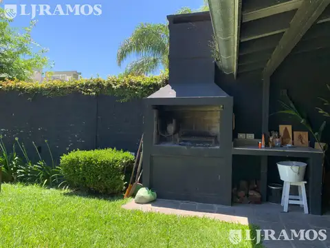 Casa 4 ambientes con 3 baños