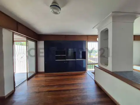 HERMOSA CASA CON PILETA