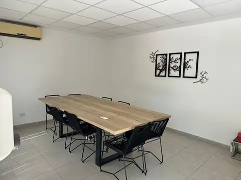 Oficina en Alquiler con 5 cocheras