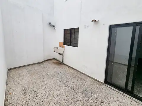 HERMOSO DEPARTAMENTO DE PASILLO 2 DORMITORIOS ZONA FACULTAD DE MEDICINA