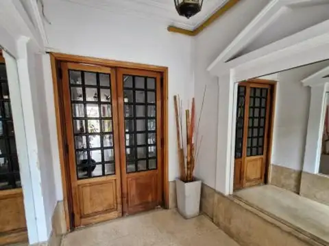 Sarmiento al 1200 (Departamento de pasillo C/Terraza Exclusiva)