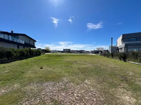 Terreno en Venta 30  mts Fondo
