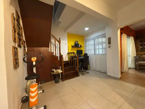 VENTA CASA CON COCHERA  APTO CREDITO, FINANCIACIÓN y PERMUTA VILLA BALLESTER MULTIFAMILIAR