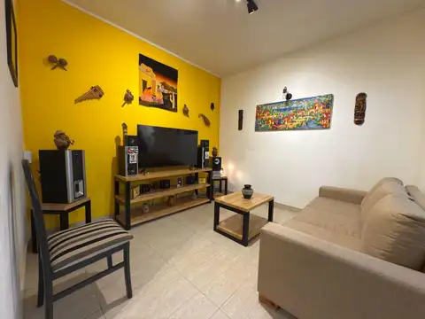 Casa 6 ambientes con 2 baños