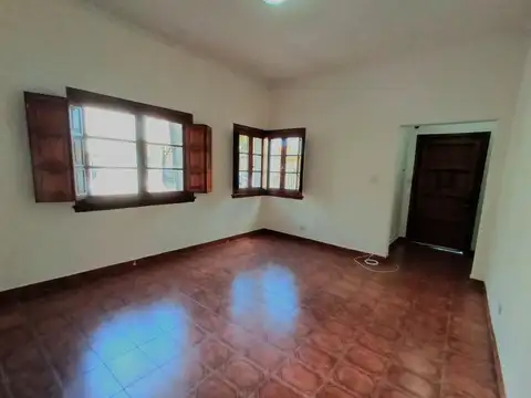 Casa en alquiler en calle Alvear al 100