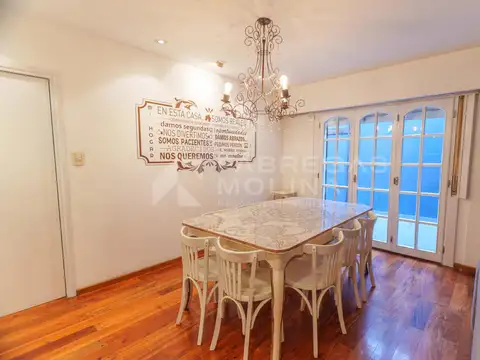 Casa en Venta con 7 cocheras