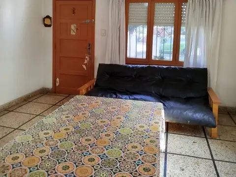 Depto Tipo Casa 3 ambientes con 1 baño