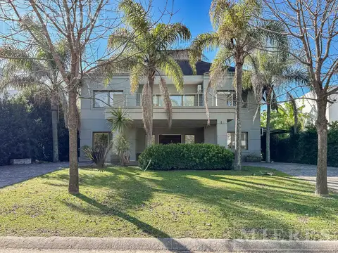 Casa en Venta de 5 dormitorios
