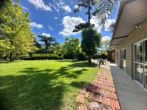 de la Tropilla 1700, Piso 0