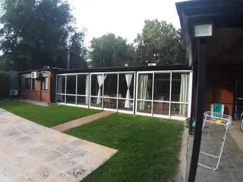 Casa en venta  - 2 Dormitorios 2 Baños - 750Mts2 - Berazategui