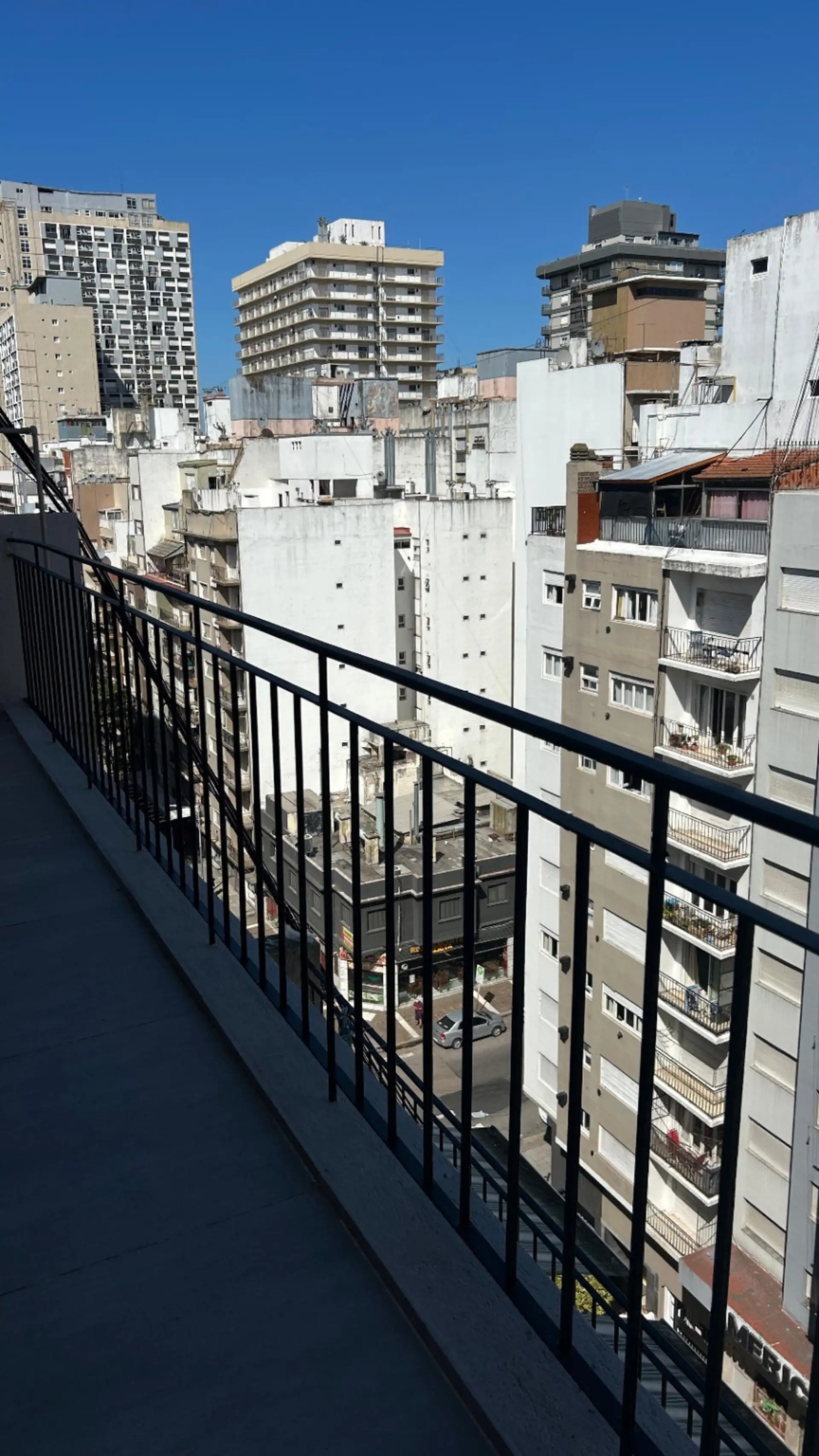 Venta departamento Plaza Colón 2 ambientes balcón saliente