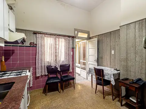 Casa 4 ambientes con 2 baños
