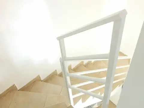 Duplex de dos ambientes con cochera en venta Apto Credito