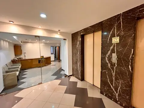 Venta - Oficina de 312,98m2 - 4 Espacios Guardacoches - Microcentro