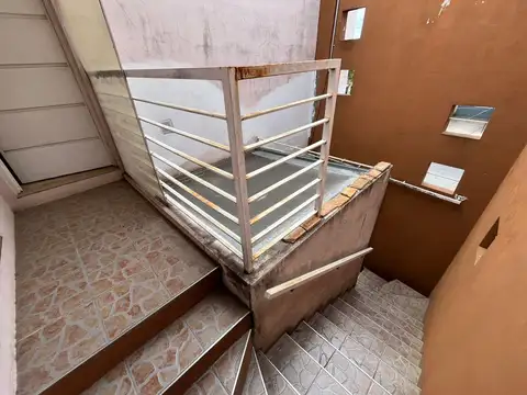 Depto Tipo Casa en Alquiler en Jose Leon Suarez, $ 700.000