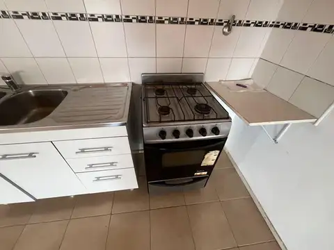 Depto Tipo Casa en Alquiler en Jose Leon Suarez, $ 600.000