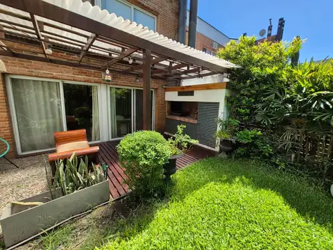 Alquiler Tipo Casa 3 amb c/cochera, jardín y parrilla Pilar