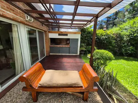 Depto Tipo Casa en Alquiler de 2 dormitorios