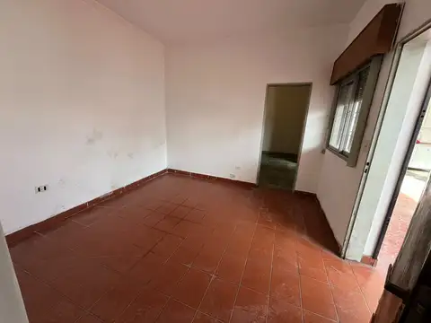 Tipo casa al fondo 3 amb VENTA