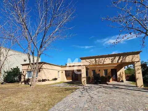Casa en Alquiler de 3 dormitorios