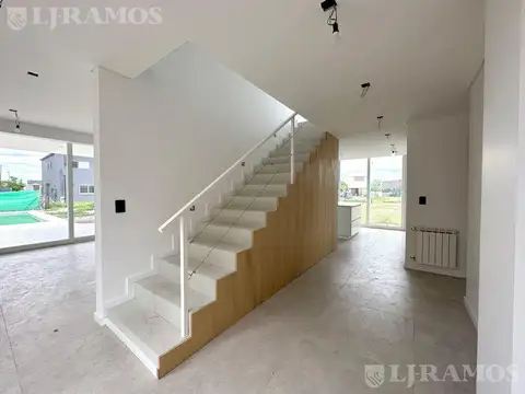 Casa en Alquiler en Puertos - Araucarias, USD 1.800