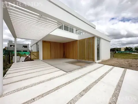 Casa en Alquiler Barrio Araucarias Puertos/Escobar