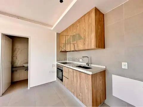 MONOAMBIENTE -  BAÑO - COMPARTIMENTADO - OPCIÓN COCHERA