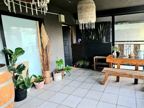 Venta departamento 3 ambientes con patio Cardalese