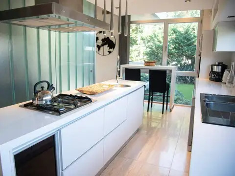 Casa 7 ambientes con 7 baños