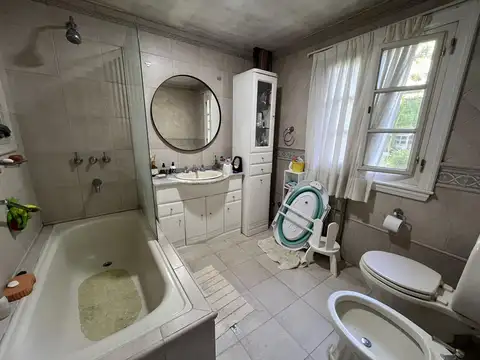 Casa 5 ambientes con 1 baño