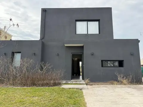 Casa en Venta en Pilar del Este - Santa Elena, USD 179.000