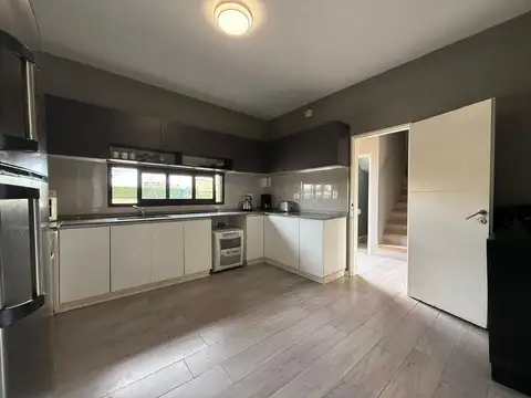 VENTA CASA 4 AMB C/PISCINA SANTA ELENA PILAR