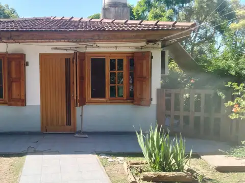 CASA EN EXCELENTE UBICACION