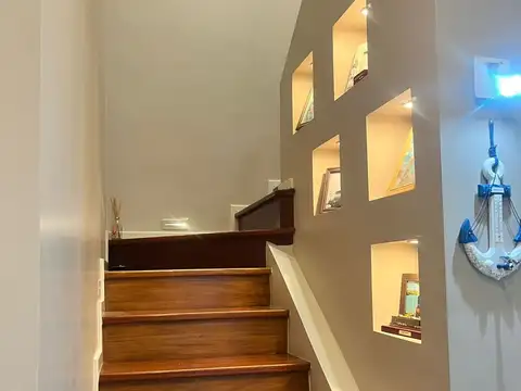 CASA  3 AMB. VENTA CON GALERIA PARRILLA Y PISCINA