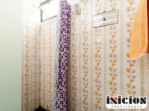 Departamento: Olmos N° 130 E/ Marano y Espora - Mar de Ajó - C996