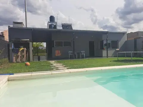 Casa 3 ambientes con 2 baños