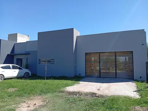 Casa en venta - 3 Dormitorios 2 Baños - Entre Ríos