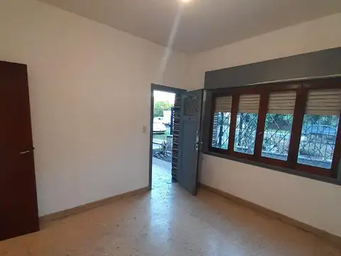 Casa en Alquiler en Moron Sur, $ 900.000