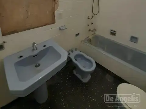 Casa en Alquiler con 1 cochera