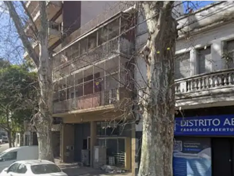 PH 3 AMBIENTES PLANTA ALTA CON BALCÓN Y PATIO  – 95 m² TOTALES