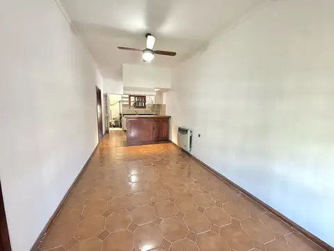 Depto Tipo Casa en Alquiler en Bernal Oeste, $ 750.000