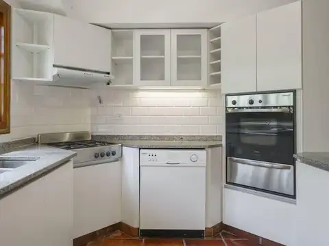 Casa 7 ambientes con 5 baños