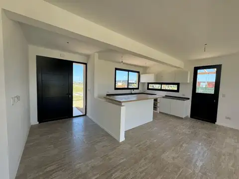 CASA EN VENTA SAN SEBASTIAN - AREA 8